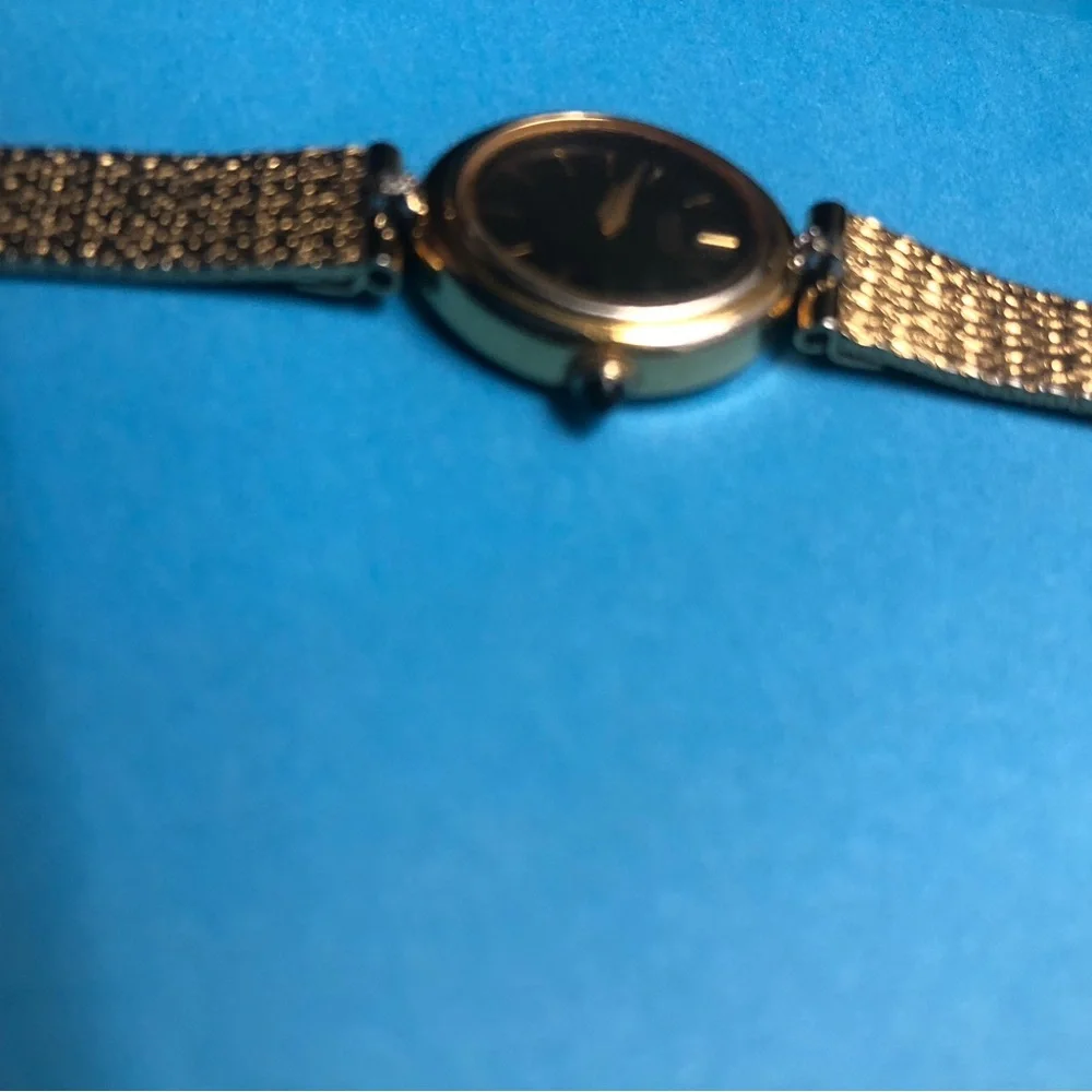 Vintage 1980s Seiko Women’s Watch Genuine Diamond Accents Gold-Toned Mesh Band